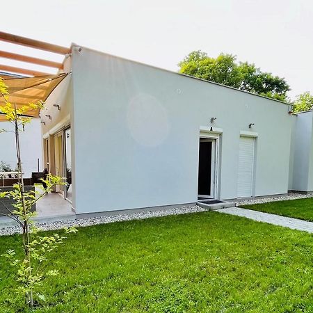 Aranygesztenye Apartmanhaz Balatonudvari Ngoại thất bức ảnh