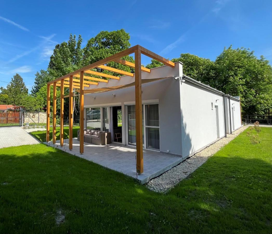 Aranygesztenye Apartmanhaz Balatonudvari Ngoại thất bức ảnh