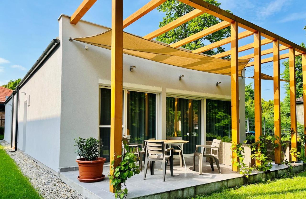 Aranygesztenye Apartmanhaz Balatonudvari Ngoại thất bức ảnh